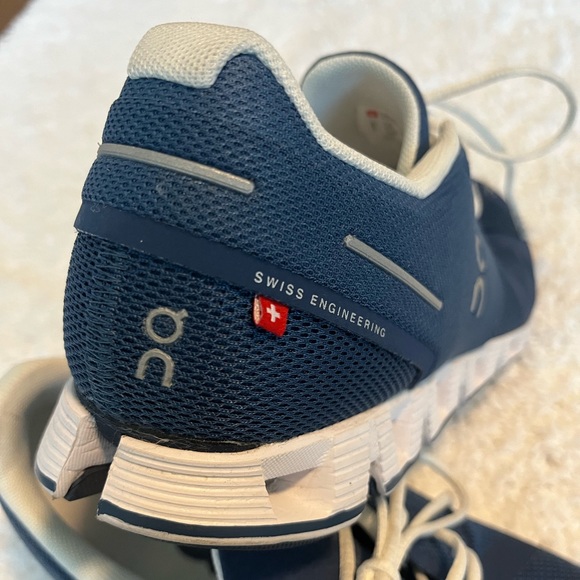 On Cloud5 Running Shoes - Picture 6 of 6